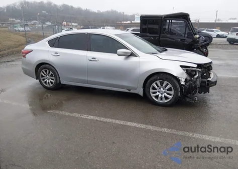 2015 Nissan Altima 2.5 S z USA, uszkodzony, nr VIN 1N4AL3AP5FC266040